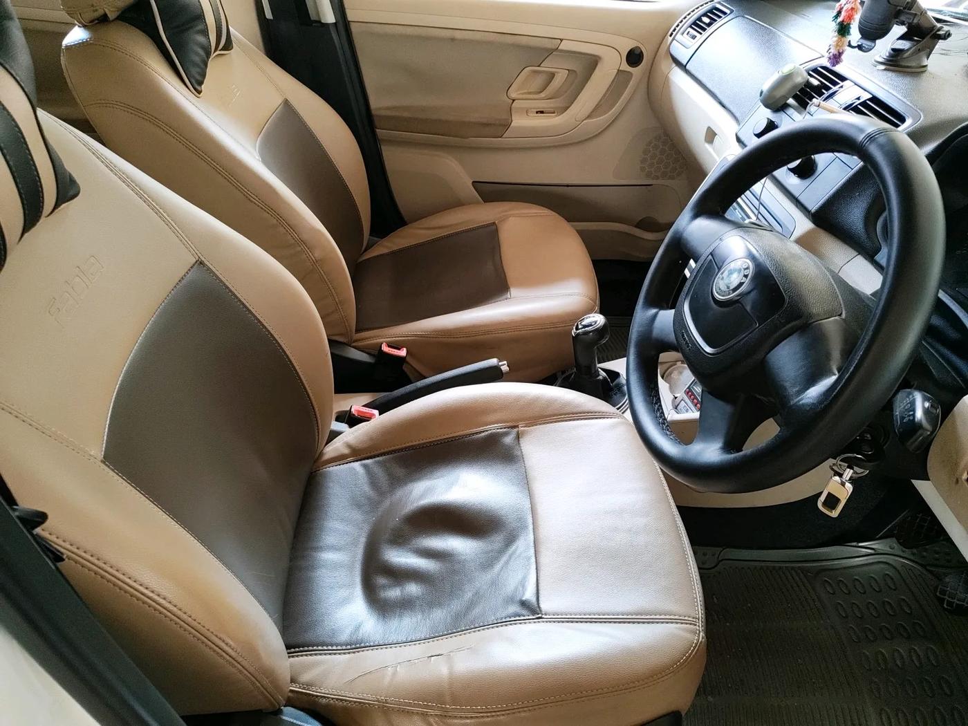 2011 Skoda Fabia AMBITION 1.2 MPI, Petrol, Manual, 1,18,208 km, interior