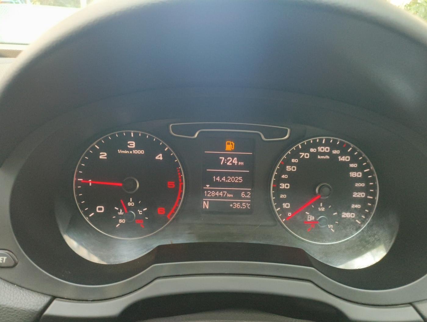 2014 Audi Q3 35 TDI Quattro, Diesel, Automatic, 1,28,447 km, interior