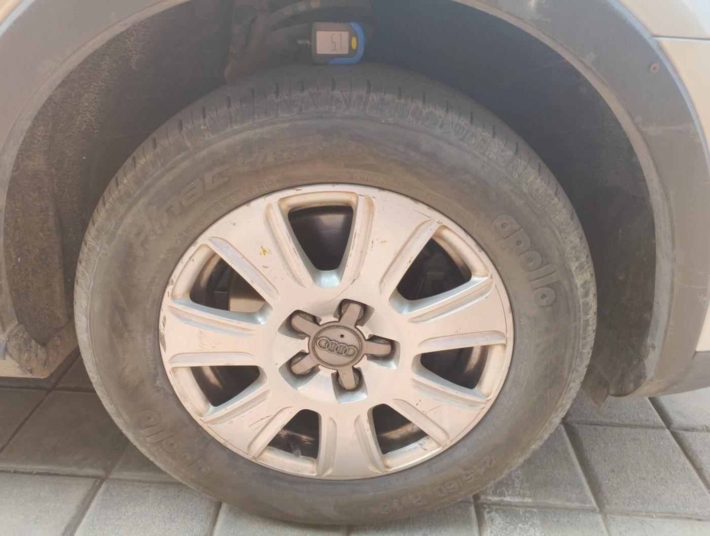 2014 Audi Q3 35 TDI Quattro, Diesel, Automatic, 1,28,447 km, tyre