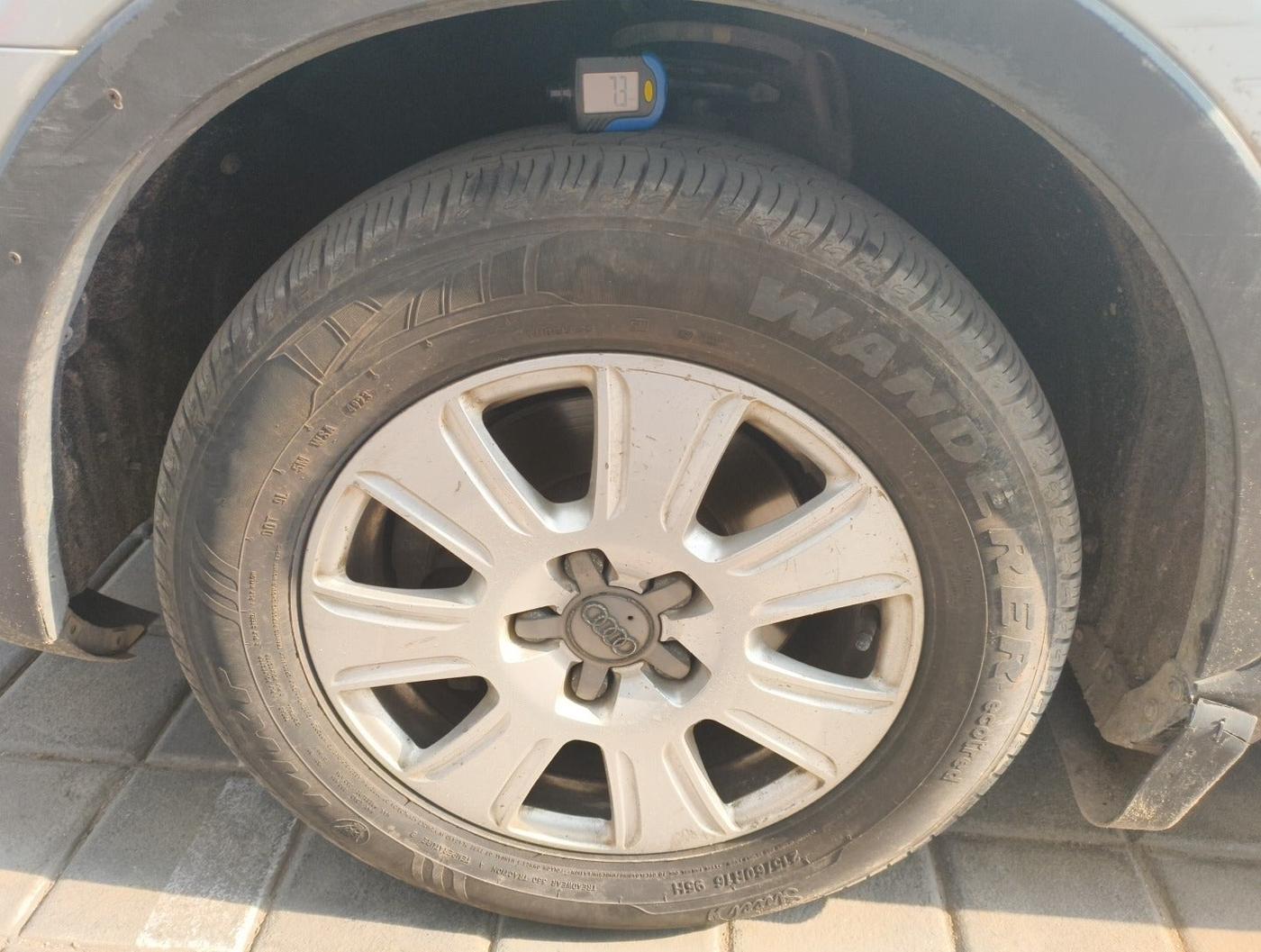 2014 Audi Q3 35 TDI Quattro, Diesel, Automatic, 1,28,447 km, tyre