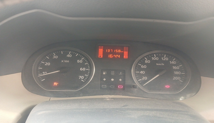 2014 Nissan Terrano XL D PLUS, Diesel, Manual, 1,37,158 km, interior