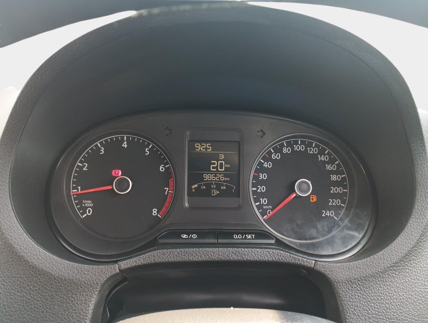 2016 Volkswagen Ameo HIGHLINE1.2L, Petrol, Manual, 98,626 km, interior