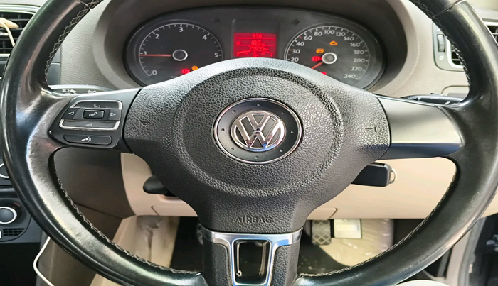 2011 Volkswagen Vento HIGHLINE DIESEL 1.6, Diesel, Manual, 74,845 km, interior