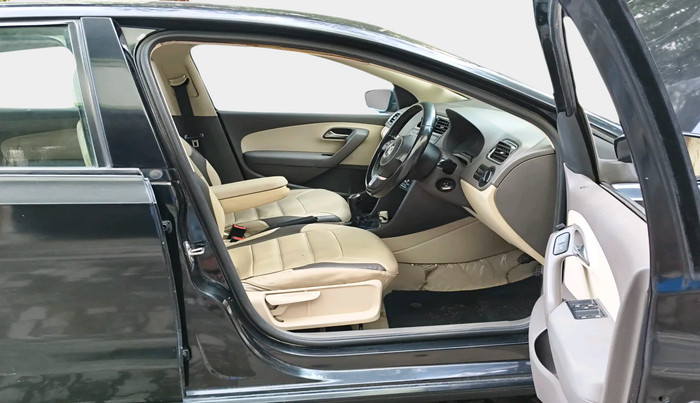 2011 Volkswagen Vento HIGHLINE DIESEL 1.6, Diesel, Manual, 74,845 km, interior
