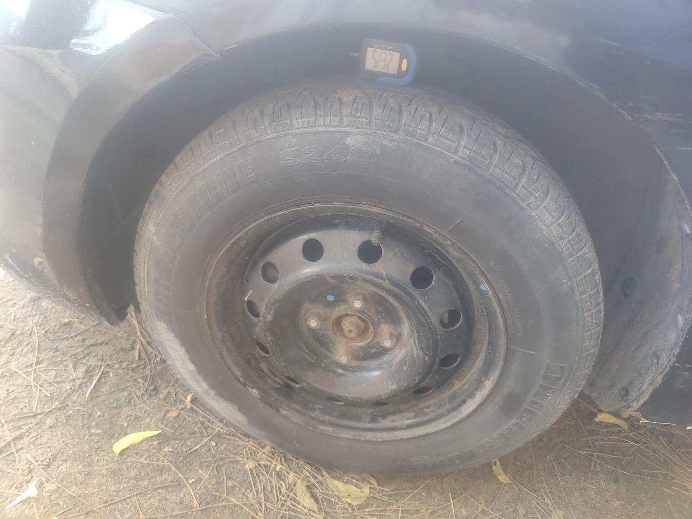 2012 Maruti Swift Dzire VDI, Diesel, Manual, 1,95,073 km, tyre