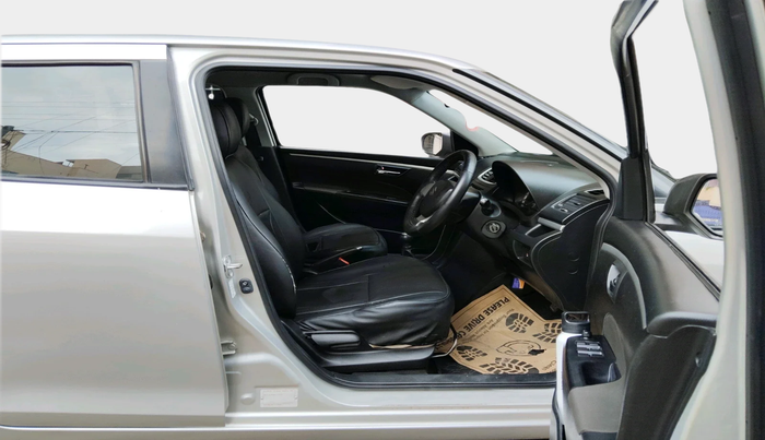 2013 Maruti Swift VXI, Petrol, Manual, 1,04,026 km, interior