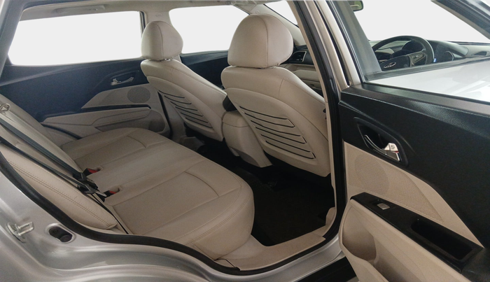 2019 Mahindra XUV300 W8 (O) 1.5 DIESEL, Diesel, Manual, 54,514 km, interior