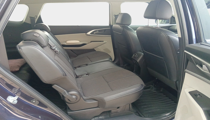 2023 KIA CARENS  PRESTIGE PLUS 1.5 TURBO PETROL IMT 7 STR , Petrol, Manual, 12,150 km, interior