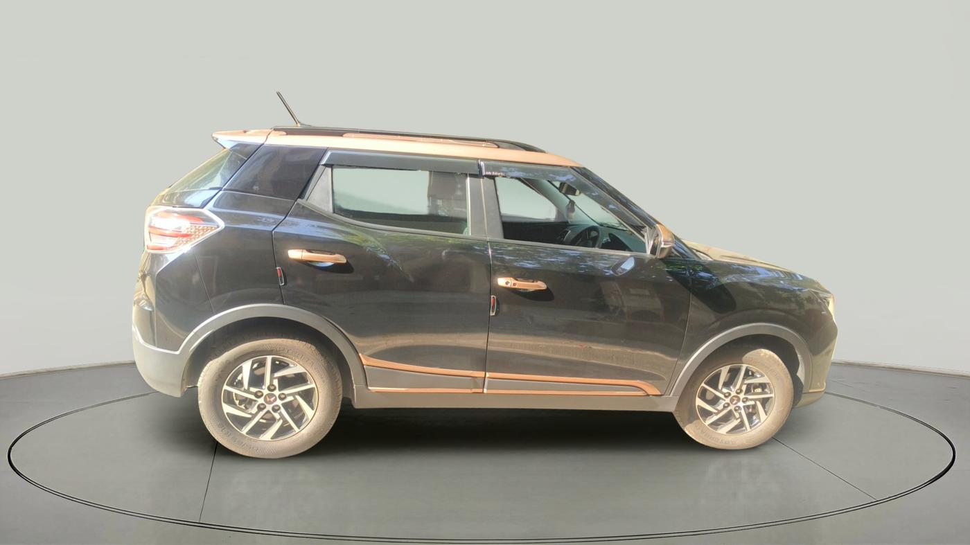 2023 Mahindra XUV400 EL 7.2 KW, Electric, Automatic, 2,118 km, exterior