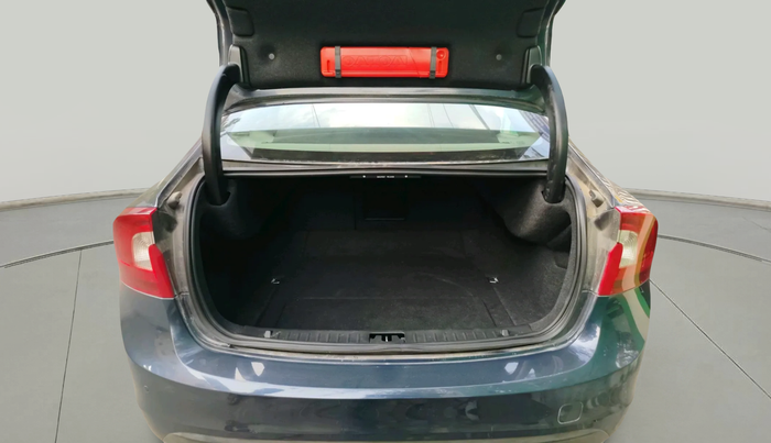 2013 Volvo S60 SUMMUM D5, Diesel, Automatic, 1,18,814 km, exterior