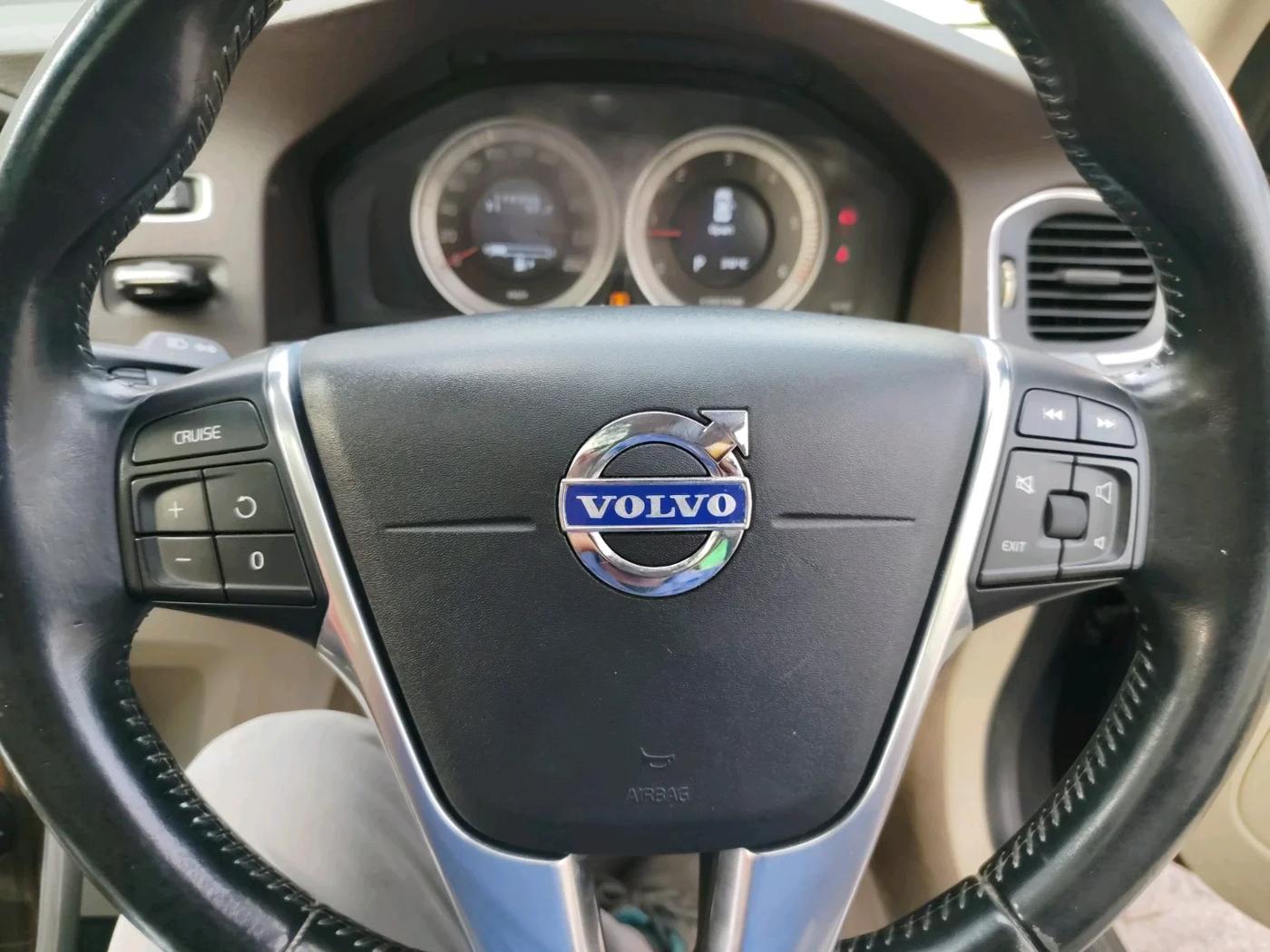 2013 Volvo S60 SUMMUM D5, Diesel, Automatic, 1,19,000 km, interior