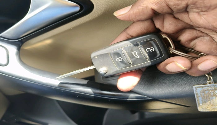 2016 Volkswagen Polo HIGHLINE1.5L, Diesel, Manual, 49,259 km, interior