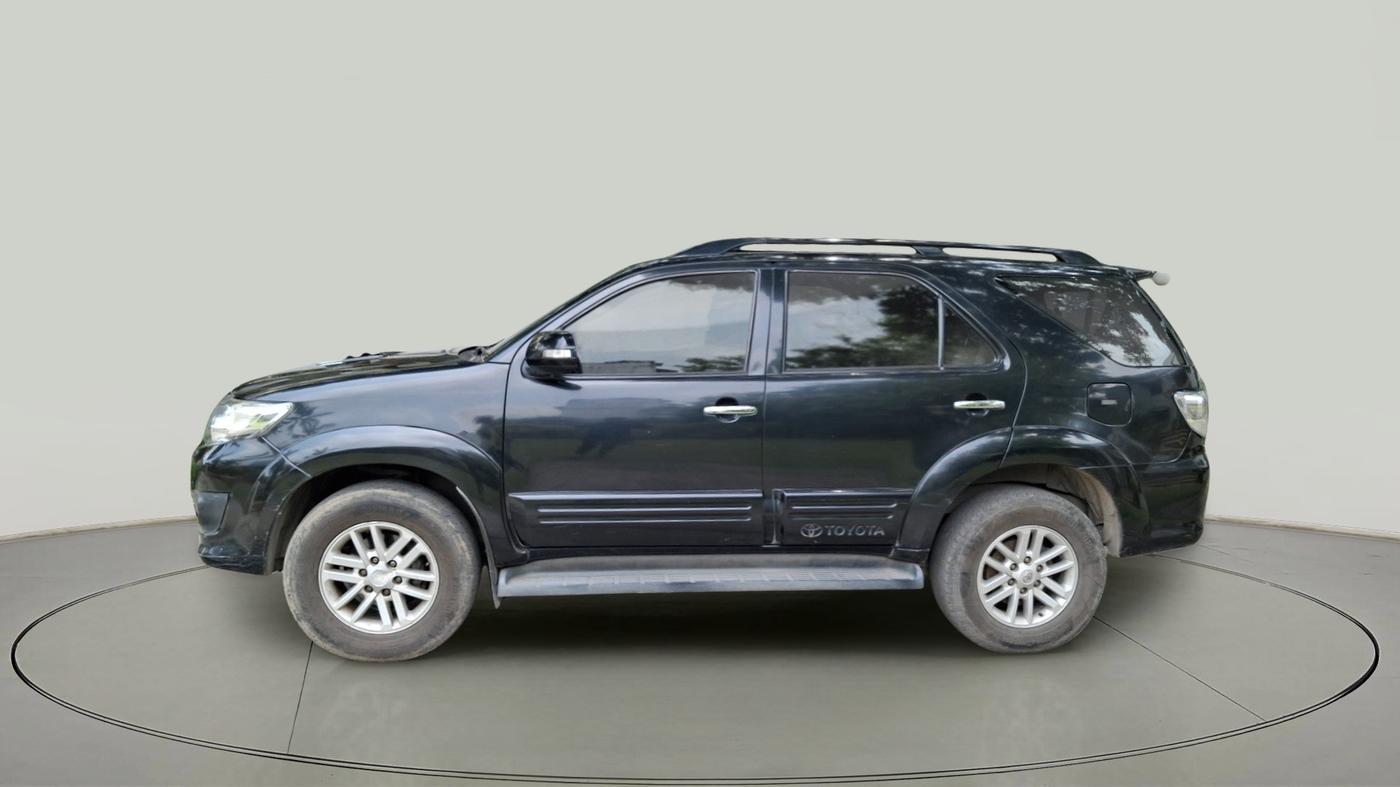 2012 Toyota Fortuner 3.0 4X2 AT, Diesel, Automatic, 3,34,861 km, exterior
