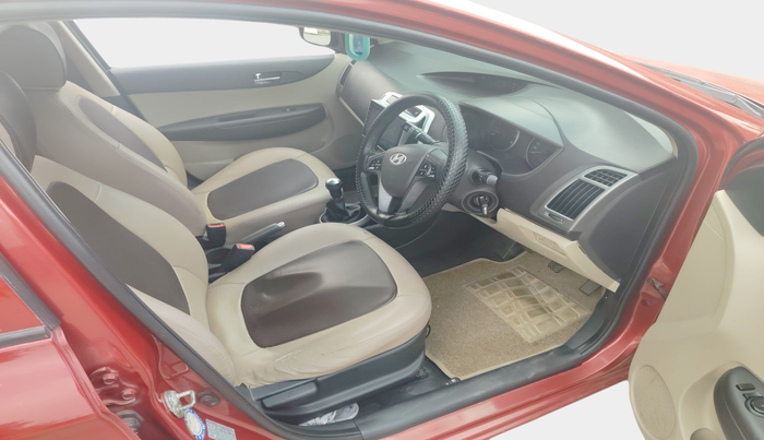 2013 Hyundai i20 SPORTZ 1.2, Petrol, Manual, 77,046 km, interior