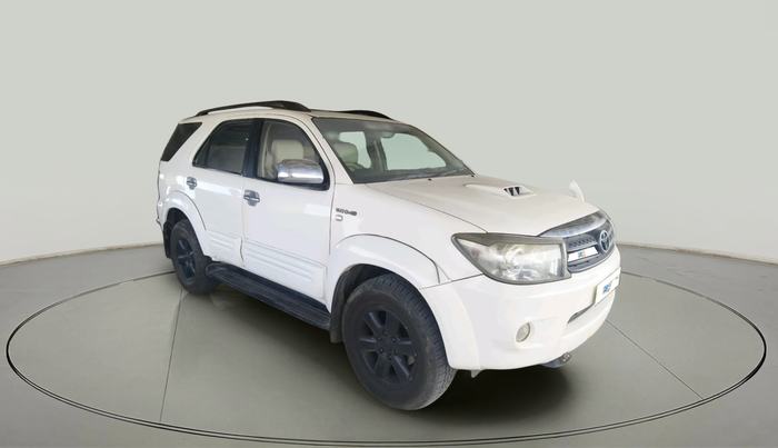 2010 Toyota Fortuner 3.0 4X4 MT, Diesel, Manual, 1,29,354 km, exterior