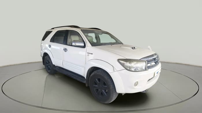 2010 Toyota Fortuner 3.0 4X4 MT, Diesel, Manual, 1,29,354 km, exterior