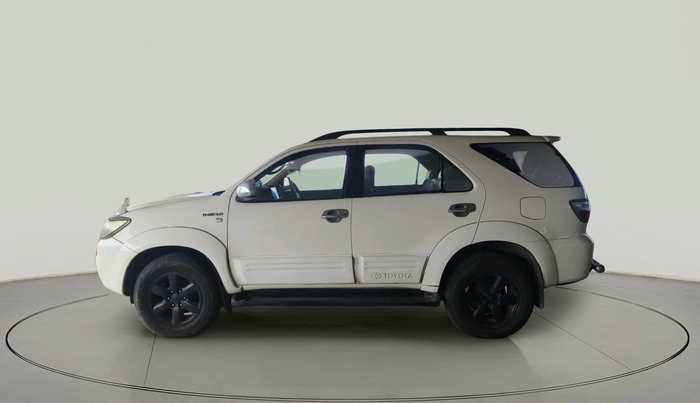 2010 Toyota Fortuner 3.0 4X4 MT, Diesel, Manual, 1,29,354 km, exterior