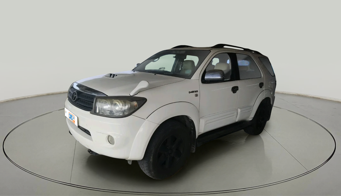 2010 Toyota Fortuner 3.0 4X4 MT, Diesel, Manual, 1,29,354 km, exterior