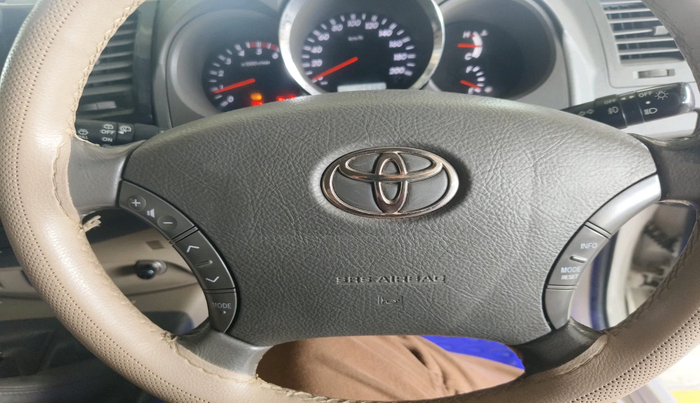 2010 Toyota Fortuner 3.0 4X4 MT, Diesel, Manual, 1,29,354 km, interior