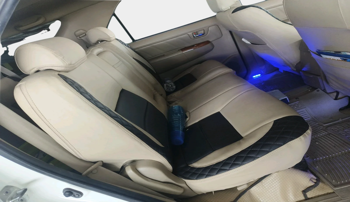 2010 Toyota Fortuner 3.0 4X4 MT, Diesel, Manual, 1,29,354 km, interior