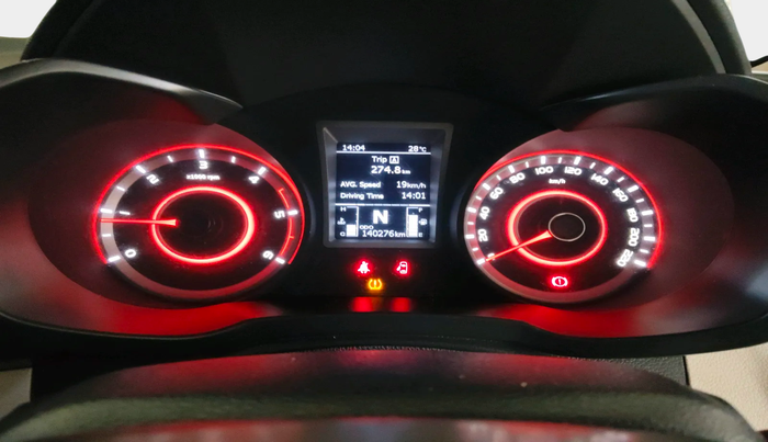 2020 Mahindra XUV300 W8 (O) 1.5 DIESEL, Diesel, Manual, 1,40,276 km, interior