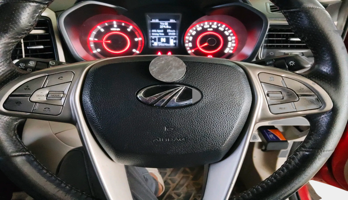 2020 Mahindra XUV300 W8 (O) 1.5 DIESEL, Diesel, Manual, 1,40,276 km, interior