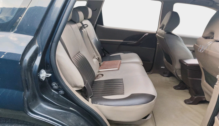 2014 Mahindra XUV500 W4, Diesel, Manual, 81,445 km, interior
