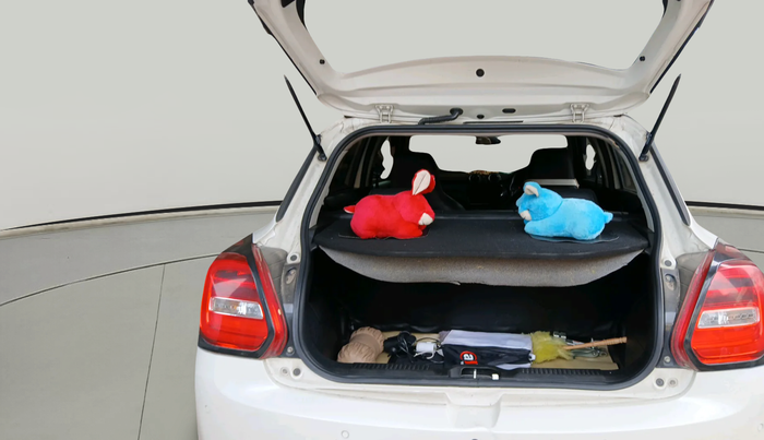 2021 Maruti Swift LXI, Petrol, Manual, 1,18,695 km, exterior