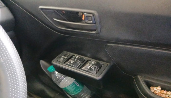 2021 Maruti Swift LXI, Petrol, Manual, 1,18,695 km, interior