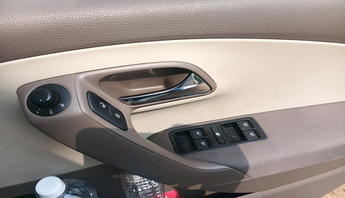 2013 Skoda Rapid AMBITION 1.6 MPI MT, Petrol, Manual, 50,643 km, interior