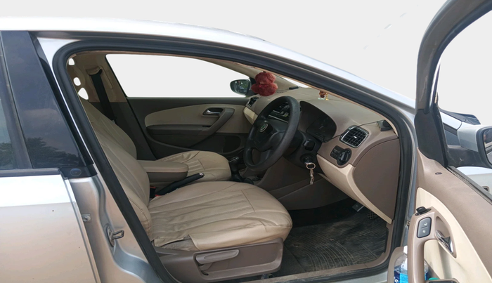 2013 Skoda Rapid AMBITION 1.6 MPI MT, Petrol, Manual, 50,643 km, interior