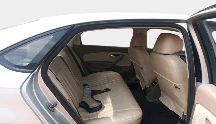 2013 Skoda Rapid AMBITION 1.6 MPI MT, Petrol, Manual, 50,643 km, interior