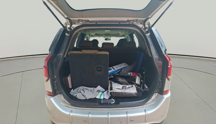 2018 Mahindra XUV500 W9 AT, Diesel, Automatic, 1,27,645 km, exterior
