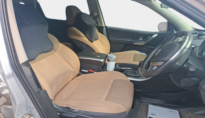 2018 Mahindra XUV500 W9 AT, Diesel, Automatic, 1,27,645 km, interior