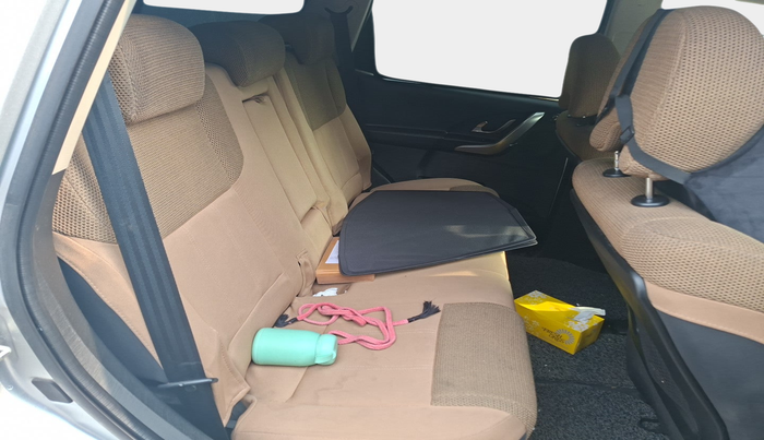 2018 Mahindra XUV500 W9 AT, Diesel, Automatic, 1,27,645 km, interior