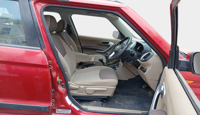 2017 Mahindra TUV300 T8, Diesel, Manual, 54,742 km, interior