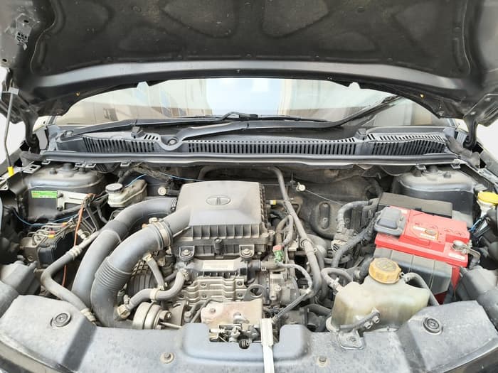 2017 Tata NEXON XM PETROL, Petrol, Manual, 52,506 km, exterior