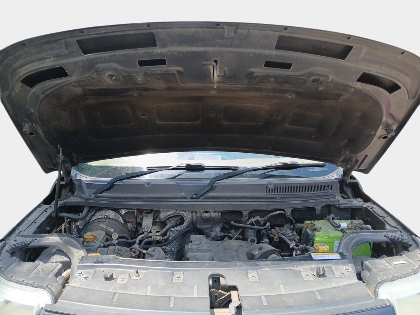 2015 Mahindra TUV300 T8, Diesel, Manual, 1,28,827 km, exterior