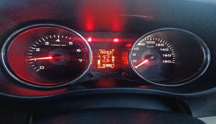 2016 Mahindra TUV300 T8 AMT, Diesel, Automatic, 93,887 km, interior
