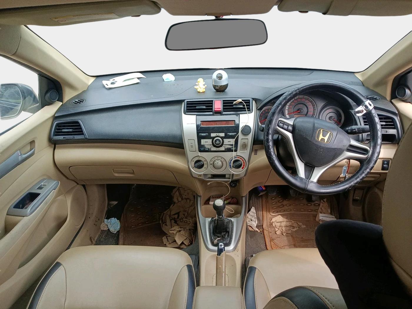 2010 Honda City 1.5L I-VTEC V MT, Petrol, Manual, 1,21,036 km, interior