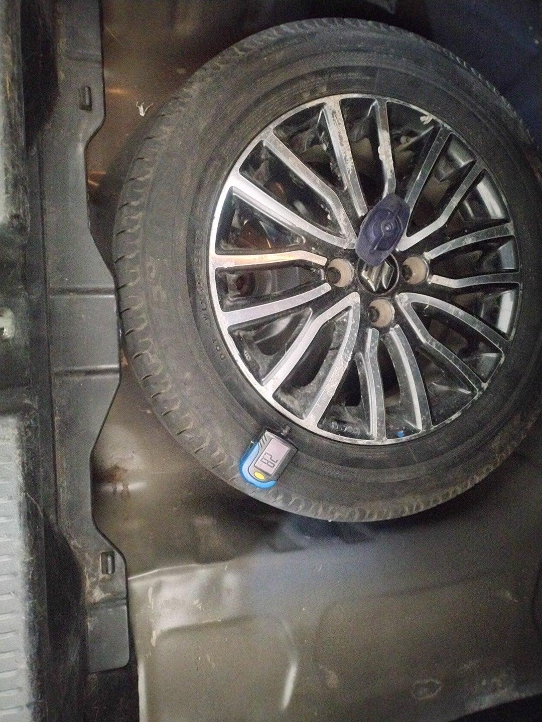 2017 Maruti Dzire ZXI PLUS AMT, Petrol, Automatic, 76,620 km, tyre