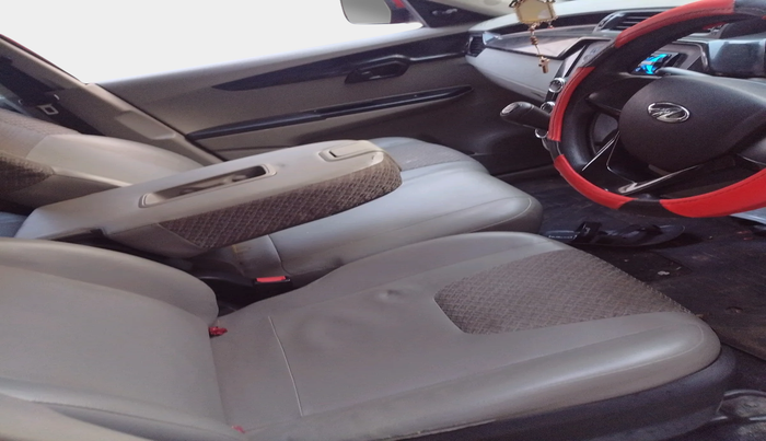 2016 Mahindra Kuv100 K4 6 STR, Petrol, Manual, 43,623 km, interior