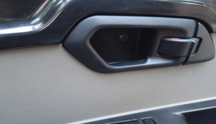 2016 Mahindra Kuv100 K4 6 STR, Petrol, Manual, 43,623 km, interior