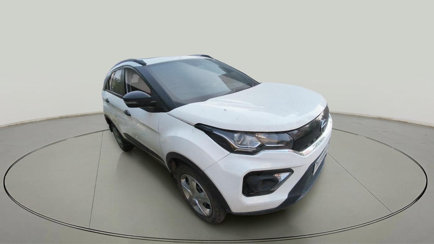 2023 Tata NEXON XM SUNROOF PETROL, Petrol, Manual, 31,835 km, exterior