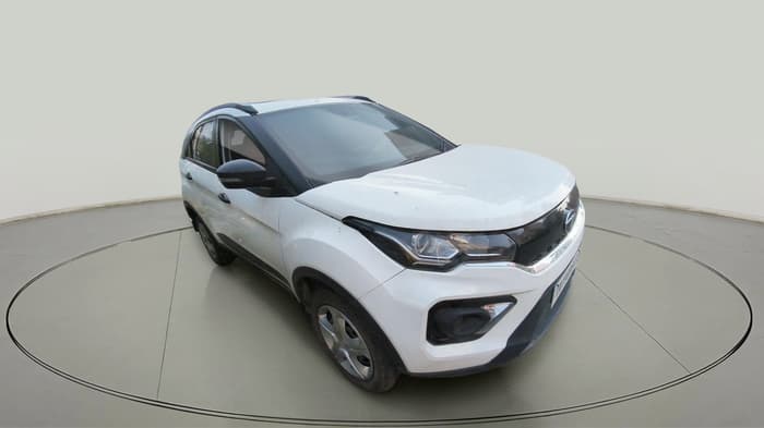 2023 Tata NEXON XM SUNROOF PETROL, Petrol, Manual, 31,835 km, exterior