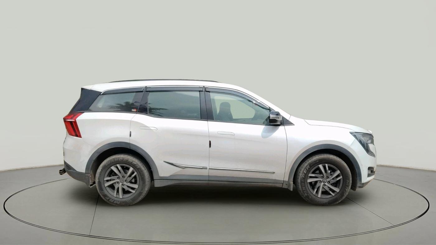 2024 Mahindra XUV700 AX 5 P MT 7 STR, Petrol, Manual, 16,043 km, exterior