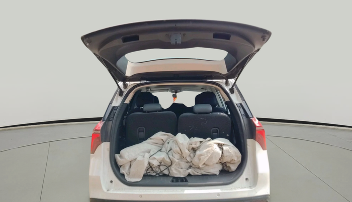 2024 Mahindra XUV700 AX 5 P MT 7 STR, Petrol, Manual, 16,043 km, exterior