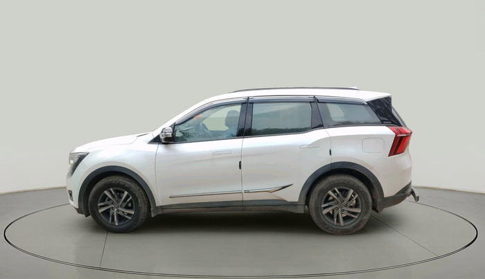 2024 Mahindra XUV700 AX 5 P MT 7 STR, Petrol, Manual, 16,043 km, exterior