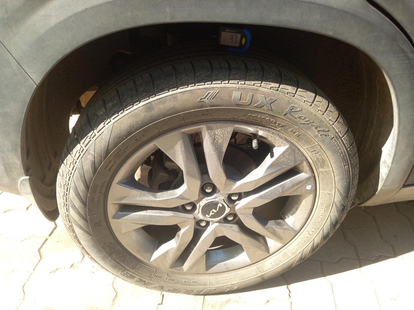 2021 KIA SELTOS HTX 1.5 PETROL, Petrol, Manual, 35,948 km, tyre