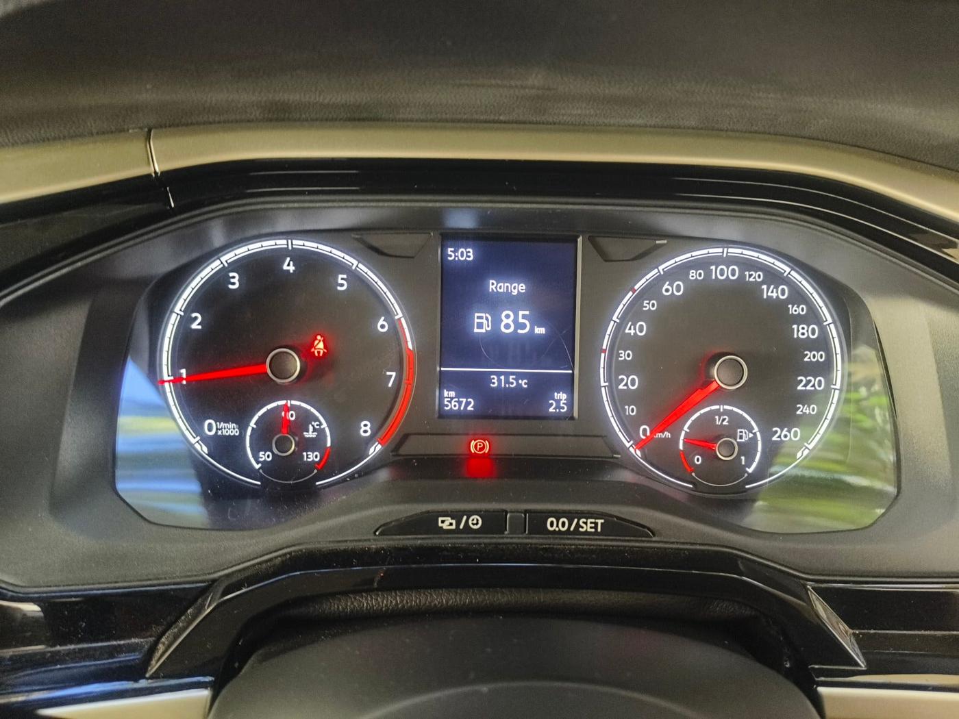 2023 Volkswagen VIRTUS HIGHLINE TSI 1.0 MT, Petrol, Manual, 5,672 km, interior